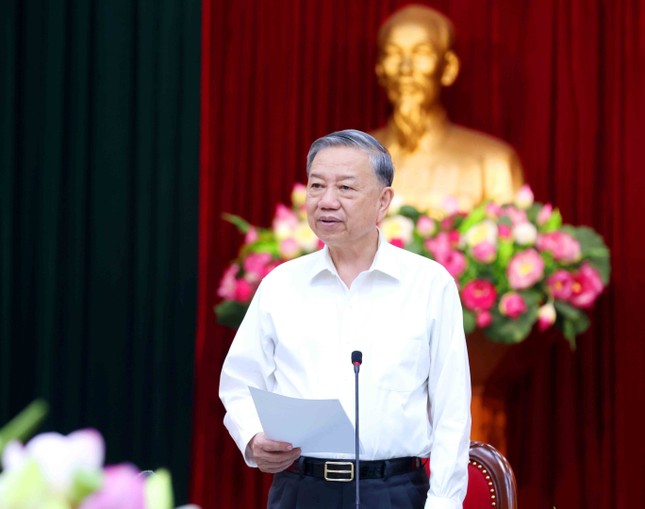 Nhân sự lãnh đạo phải hội tụ đủ đức, đủ tài, đủ tâm, đủ tầm, đủ sức, đủ nhiệt huyết cách mạng ảnh 1