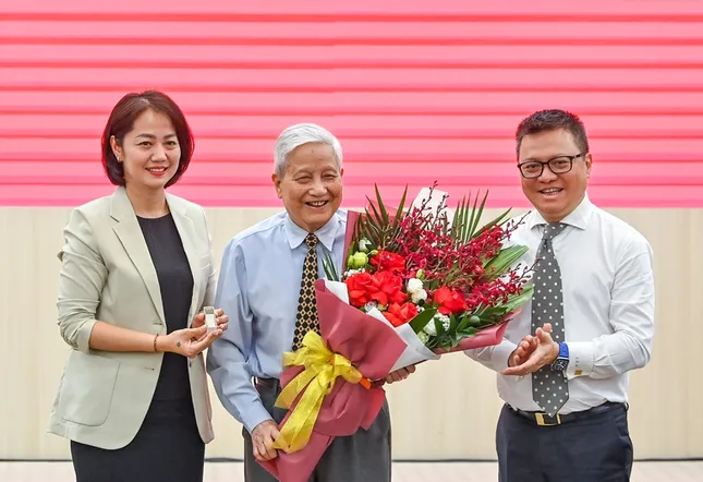 Ra mắt cuốn sách &apos;Tinh hoa cách mạng Việt Nam&apos; ảnh 1