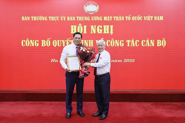 Trao quyết định bổ nhiệm Vụ trưởng, Thư ký Chủ tịch Ủy ban Trung ương MTTQ Việt Nam ảnh 1
