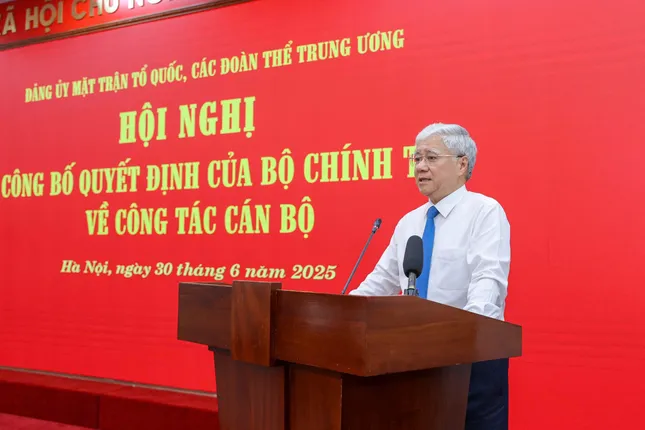 Triển khai quyết định của Bộ Chính trị về công tác cán bộ ảnh 2