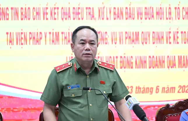 Ban Bí thư chuẩn y hai ủy viên Ban Thường vụ Thành ủy Hà Nội ảnh 1