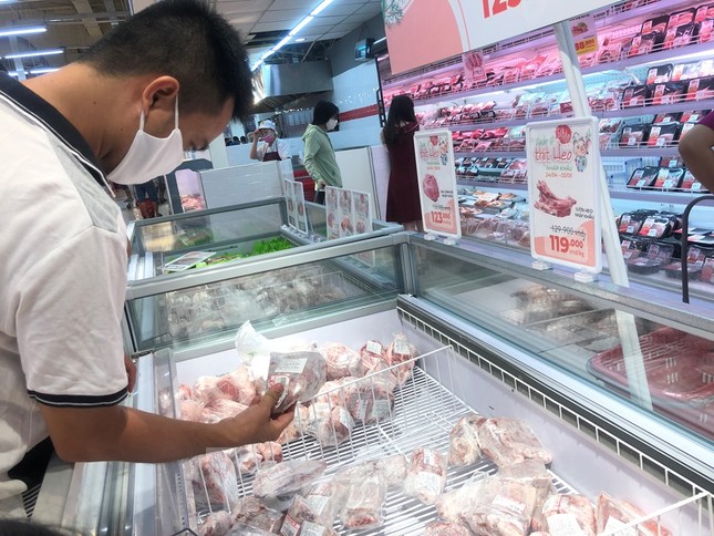 Hoa mắt vì lợn hơi neo cao, thịt nhập khẩu 'loạn giá' ảnh 5