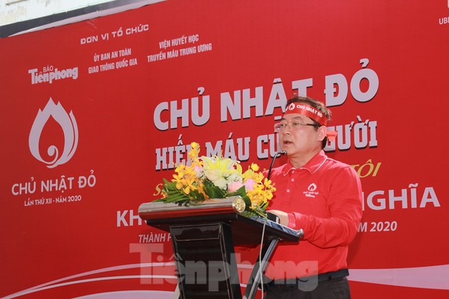 Sôi nổi Chủ nhật Đỏ ở Bình Dương ảnh 1