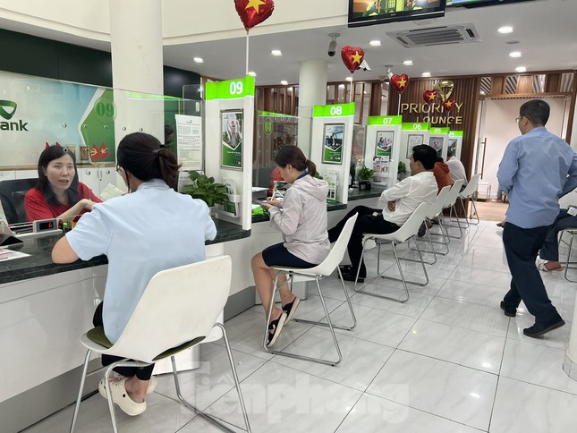 Doanh nghiệp vật vã trong nắng hạn vừa gặp 'cơn mưa rào' ảnh 4