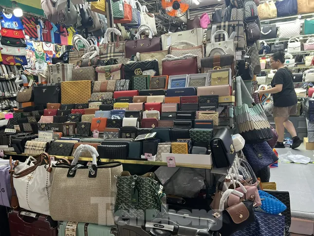 Những kẽ hở tạo ‘thiên đường lợi nhuận’ cho hàng giả, hàng nhái ảnh 4