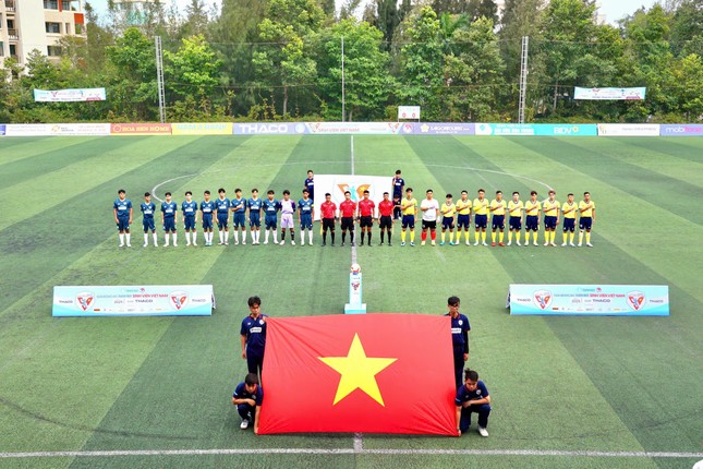 ‘Đại tiệc’ bàn thắng trong ngày khai mạc giải bóng đá sinh viên khu vực Nam Trung bộ - Tây Nguyên ảnh 1