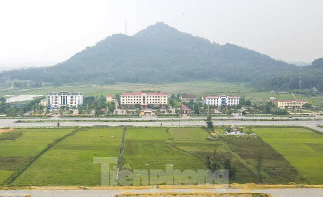 Vì sao Hà Tĩnh đề xuất chưa sắp xếp thị xã Hồng Lĩnh? ảnh 2