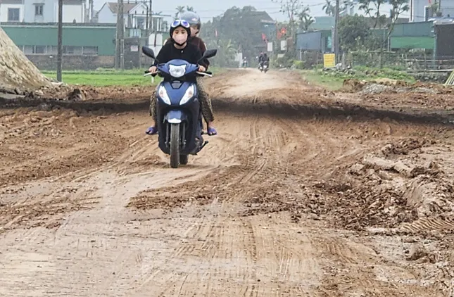 Gấp rút hoàn trả đường mượn khi thi công cao tốc qua Hà Tĩnh ảnh 8