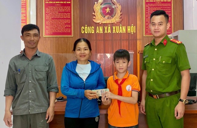 Nam sinh nhờ công an tìm người đánh rơi hàng chục triệu đồng ảnh 1
