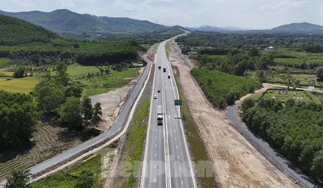 Khó hiểu biển báo địa danh ‘lạ’ trên cao tốc Hà Tĩnh ảnh 2