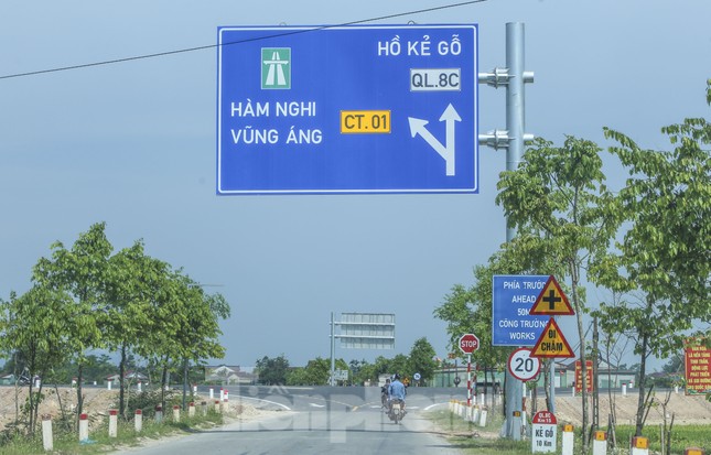 Khắc phục bất cập dọc tuyến đường dẫn lên cao tốc ở Hà Tĩnh để giảm tai nạn ảnh 3
