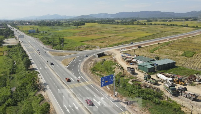 Khắc phục bất cập dọc tuyến đường dẫn lên cao tốc ở Hà Tĩnh để giảm tai nạn ảnh 5