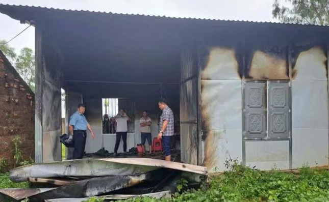 Sét đánh cháy nhà dân ở Hà Tĩnh ảnh 1