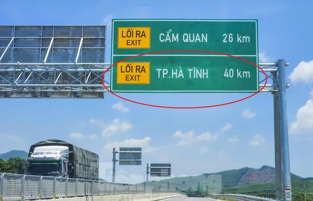 Biển báo địa danh ‘lạ’ trên cao tốc Hà Tĩnh được trả lại tên- Ảnh 2. Biển báo địa danh ‘lạ’ trên cao tốc Hà Tĩnh được trả lại tên- Ảnh 2.
