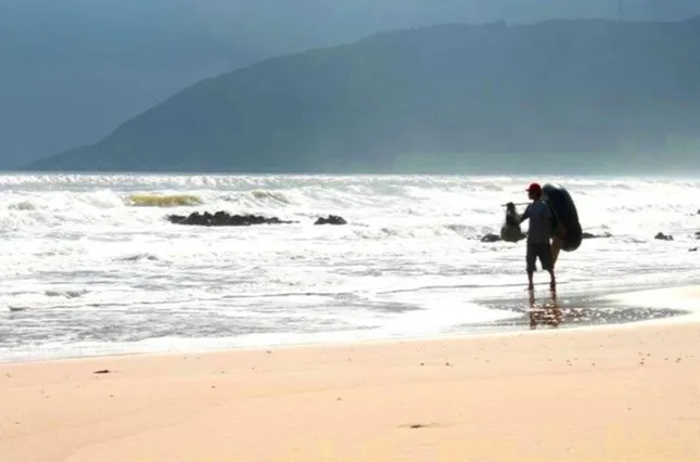 Lật thuyền thúng, một ngư dân rơi xuống biển tử vong ảnh 1