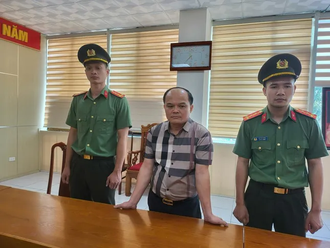 Trưởng văn phòng tạp chí lừa 1,2 tỷ đồng để &apos;chạy&apos; cấp phép mỏ đất ảnh 2