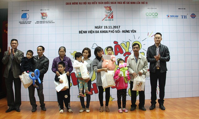 Mang niềm vui đến với các bệnh nhi tại bệnh viên Đa khoa Phố Nối ảnh 1