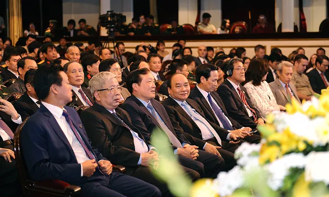 Thủ tướng Nguyễn Xuân Phúc: Quyết liệt khắc phục hậu quả bom mìn ảnh 1