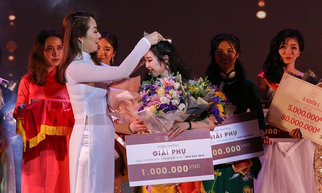 Nữ sinh mạnh mẽ bên voi Tây Nguyên trong chung kết Miss DAV 2018 ảnh 9