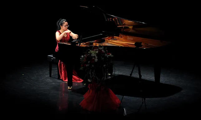 Nghệ sĩ trẻ độc tấu piano gây quỹ ủng hộ bệnh nhi ảnh 2