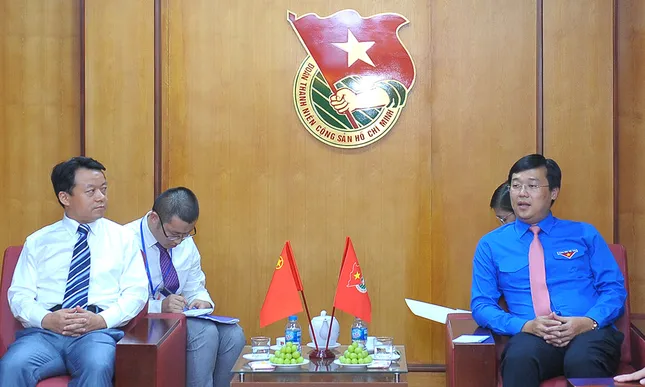 Bí thư thứ nhất T.Ư Đoàn tiếp đoàn đại biểu thanh niên Trung Quốc ảnh 1