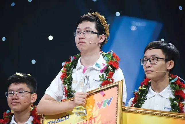 Ba nam sinh giữ kỷ lục tổng điểm cao nhất Đường lên đỉnh Olympia ảnh 2