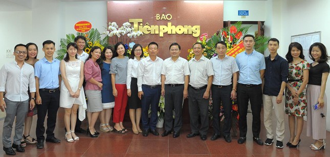 Bí thư thường trực T.Ư Đoàn chúc mừng 21/6 báo Tiền Phong ảnh 2