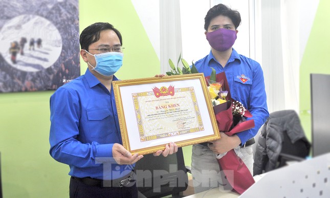 T.Ư Đoàn tặng bằng khen đội ngũ xây dựng ứng dụng NCOVI khai báo y tế ảnh 5