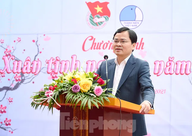 'Xuân Tình nguyện' mang Tết đủ đầy hơn với những hoàn cảnh khó khăn ảnh 1