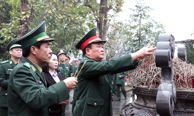 Quân ủy Trung ương - Bộ Quốc phòng tri ân Anh hùng liệt sĩ hy sinh bảo vệ biên giới năm 1979 ảnh 2