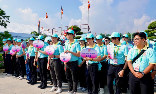 Gần 600 thanh niên tình nguyện phục vụ Đại lễ Vesak 2025 ảnh 2