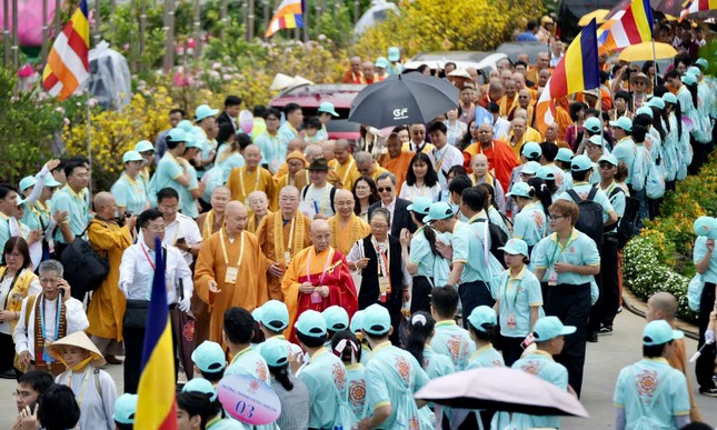 Gần 600 thanh niên tình nguyện phục vụ Đại lễ Vesak 2025 ảnh 5