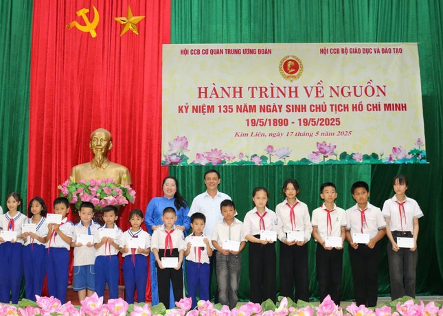 Hội Cựu chiến binh cơ quan T.Ư Đoàn tổ chức hành trình về nguồn tại Nghệ An ảnh 5
