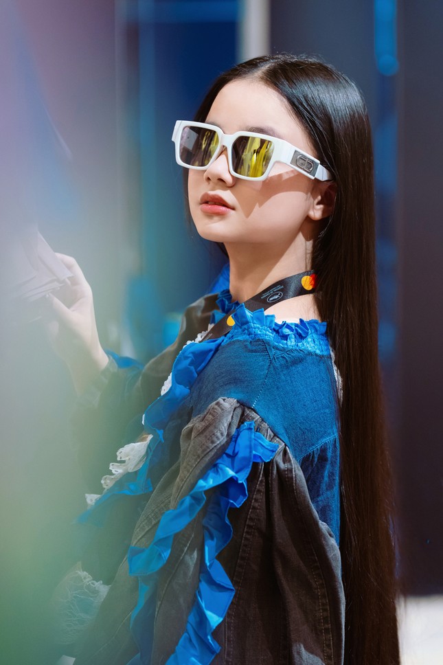 Mẫu teen Việt xinh đẹp, học giỏi tỏa sáng tại Liên hoan phim Cannes 2025 ảnh 9