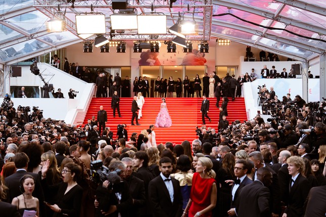 Mẫu teen Việt xinh đẹp, học giỏi tỏa sáng tại Liên hoan phim Cannes 2025 ảnh 3