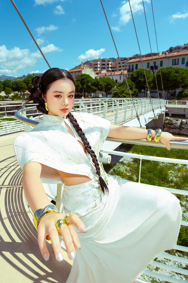 Mẫu teen Việt xinh đẹp, học giỏi tỏa sáng tại Liên hoan phim Cannes 2025 ảnh 12
