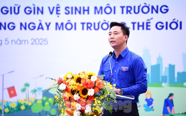 Biến phế liệu thành xe đạp, bàn học tặng học sinh khó khăn ảnh 4