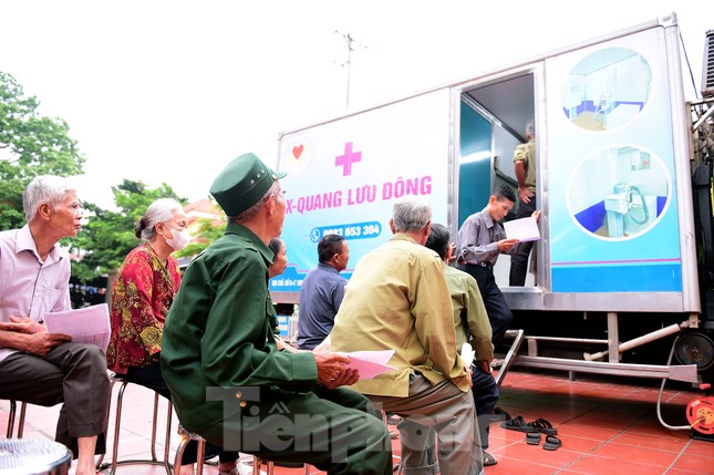 Biến phế liệu thành xe đạp, bàn học tặng học sinh khó khăn ảnh 9