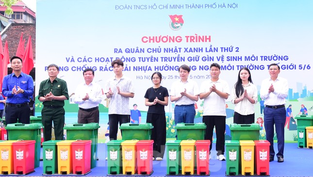 Biến phế liệu thành xe đạp, bàn học tặng học sinh khó khăn ảnh 6
