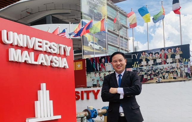 マレーシアの博士課程の学生の写真1をランダムクリックから