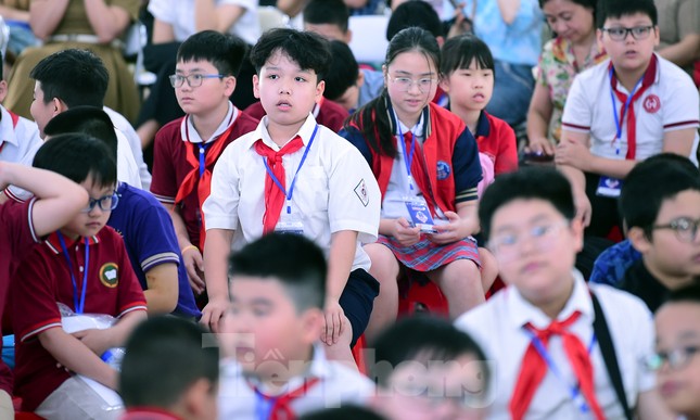Hai học sinh lớp 8 thiết kế sản phẩm AI giải quyết ùn tắc giao thông ảnh 9