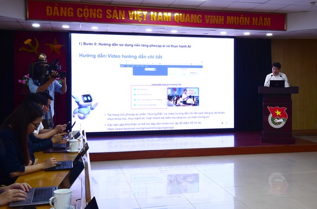 Trí thức trẻ Việt Nam ghi danh trên thế giới &apos;đứng lớp&apos; Bình dân học AI ảnh 3