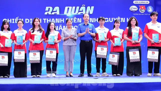 Tuổi trẻ Hà Nội ra quân 10 đội hình tình nguyện chuyên trong Chiến dịch Hè 2025 ảnh 6