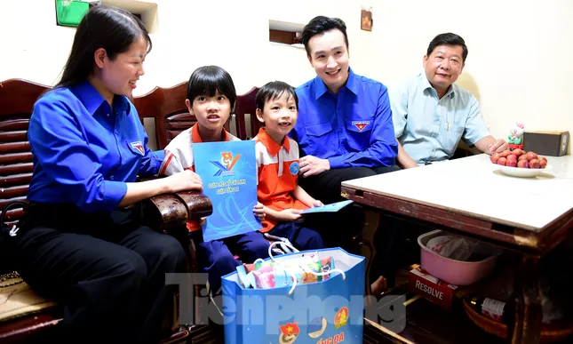 Tuổi trẻ Hà Nội ra quân 10 đội hình tình nguyện chuyên trong Chiến dịch Hè 2025 ảnh 10