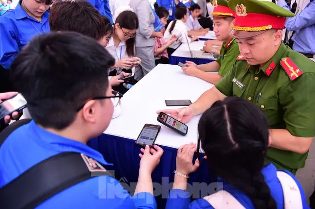 Tuổi trẻ Hà Nội ra quân 10 đội hình tình nguyện chuyên trong Chiến dịch Hè 2025 ảnh 8