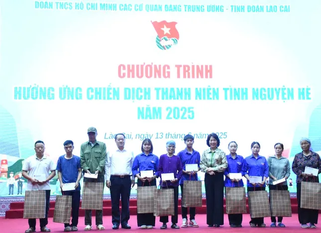 Phòng tin học khang trang cho học trò vùng cao ảnh 5