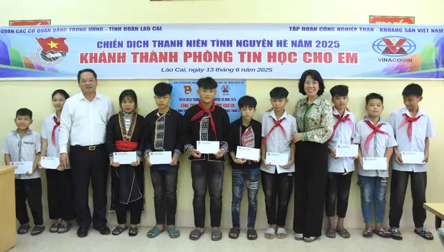 Phòng tin học khang trang cho học trò vùng cao ảnh 2