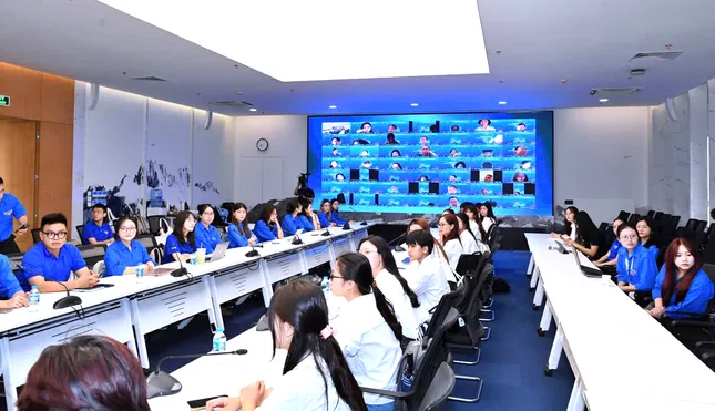Hơn 190 &apos;áo xanh&apos; tập huấn huấn luyện viên dạy tiếng Anh cấp Trung ương năm 2025 ảnh 4