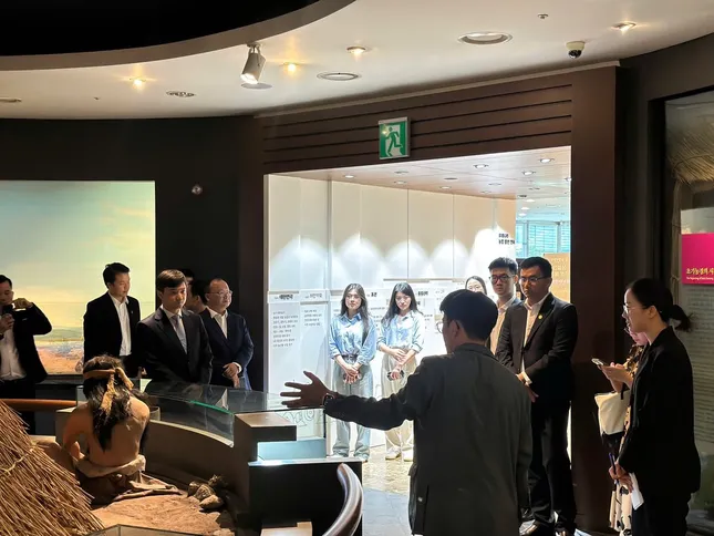 Thanh niên Việt Nam tham dự chương trình đào tạo nông nghiệp tiên tiến, giao lưu tại Hàn Quốc ảnh 4