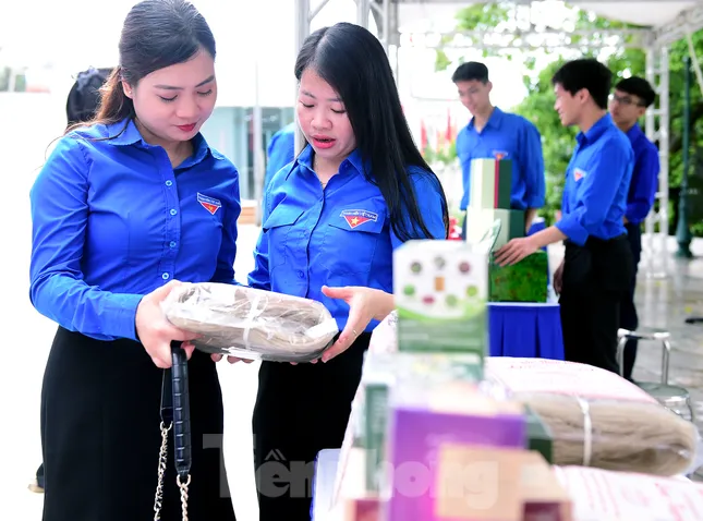 Đặc sản Hà thành thu hút giới trẻ ảnh 4